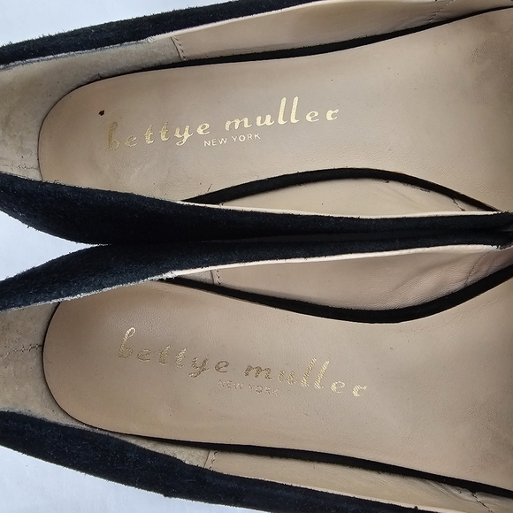 Bettye Muller Black Suede Flats Size 7.5 - Picture 9 of 10